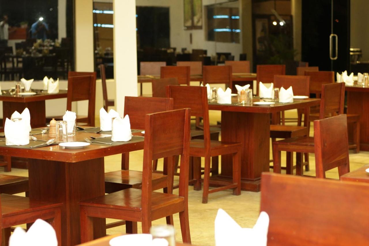 Jade Green Hotel Hambantota Exterior photo