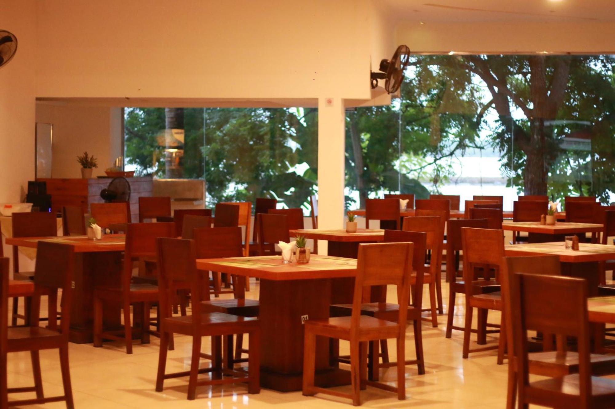 Jade Green Hotel Hambantota Exterior photo