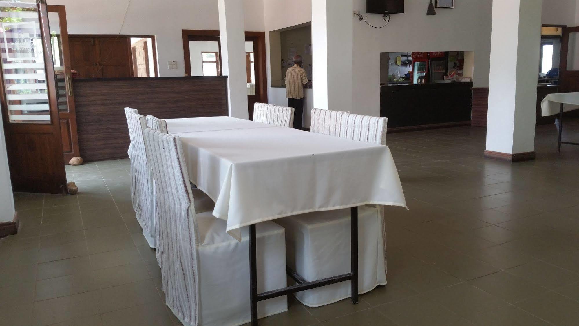 Jade Green Hotel Hambantota Exterior photo