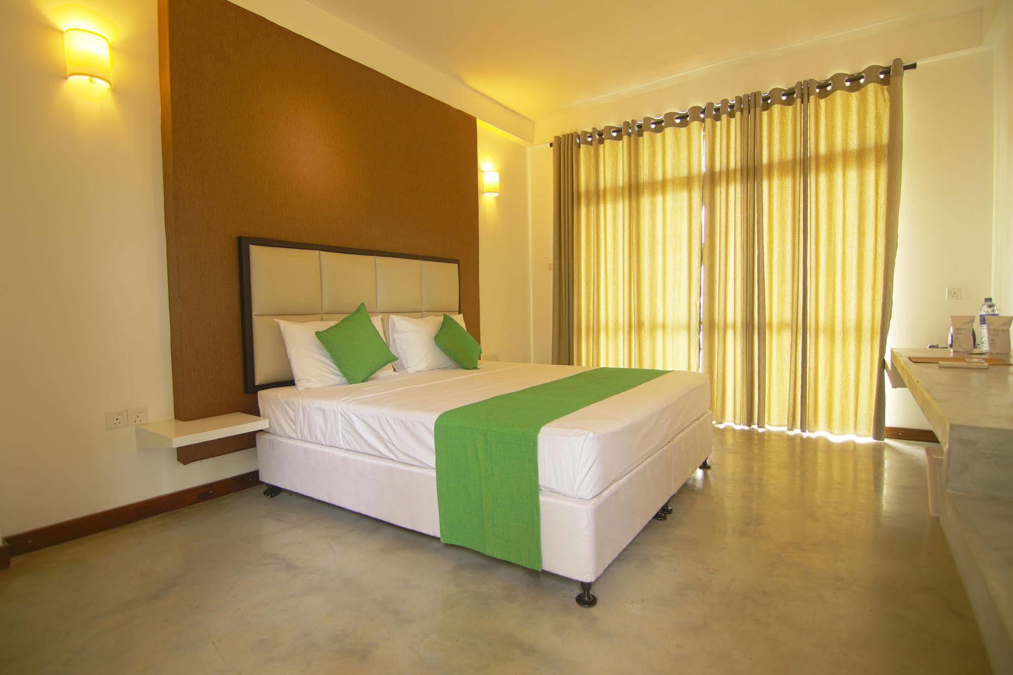 Jade Green Hotel Hambantota Exterior photo